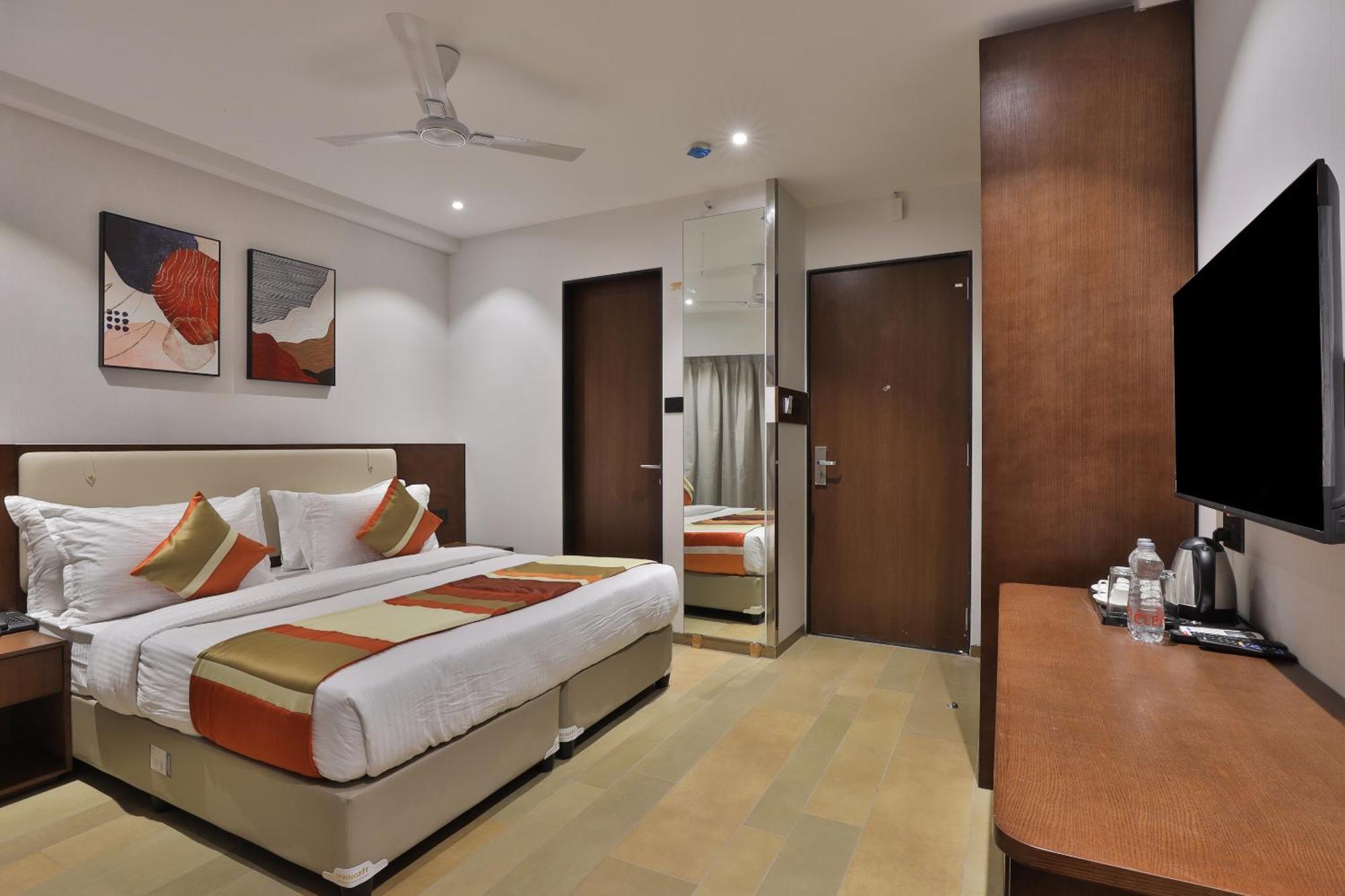 Hotel Elements Surat Exterior photo