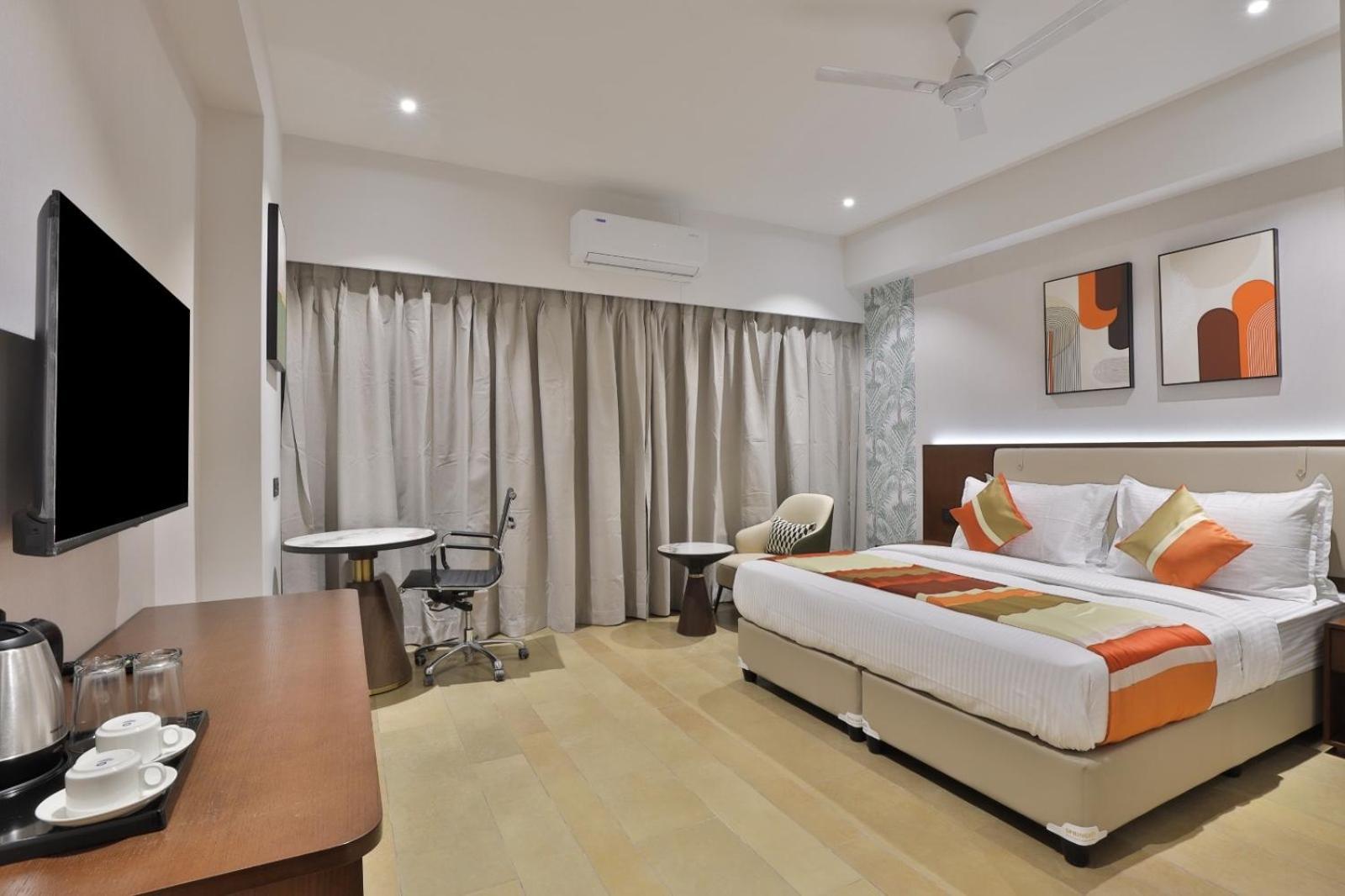 Hotel Elements Surat Exterior photo